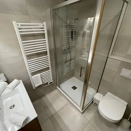 Aster Restaurant Aux Arcades Szálloda 3*