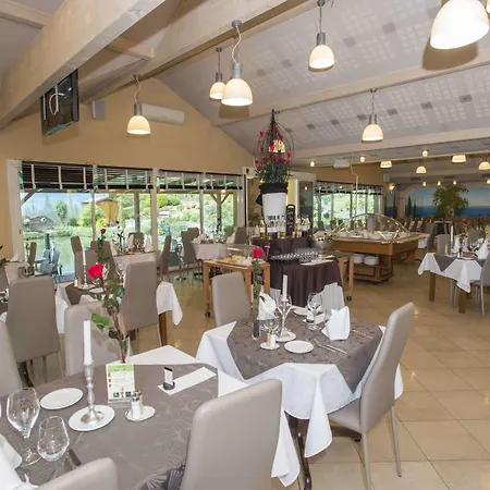 ホテル Aster Restaurant Aux Arcades 3*