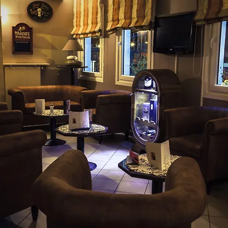ホテル Aster Restaurant Aux Arcades