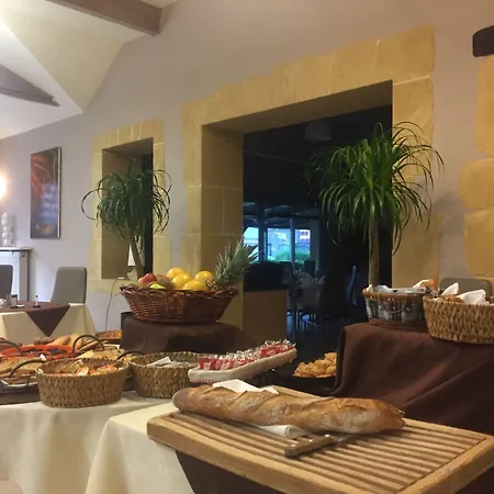 Aster Restaurant Aux Arcades ホテル