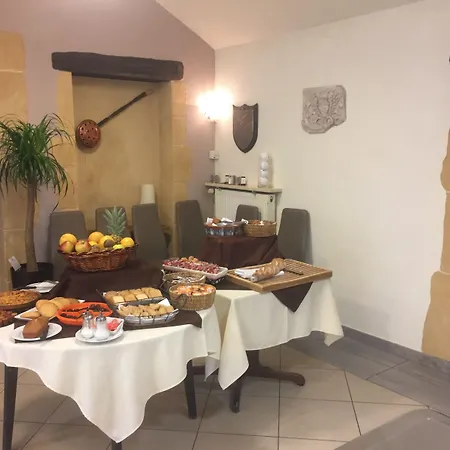 Aster Restaurant Aux Arcades Szálloda Briey