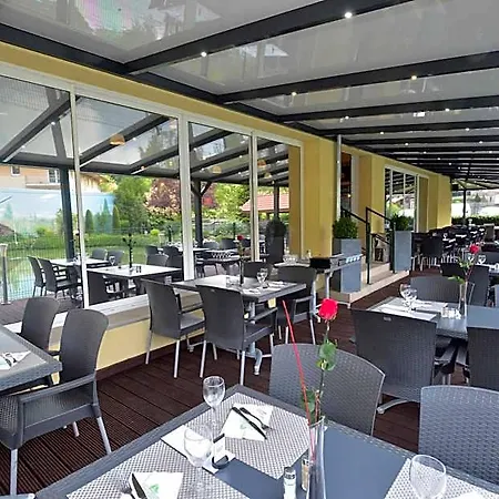 Aster Restaurant Aux Arcades ホテル