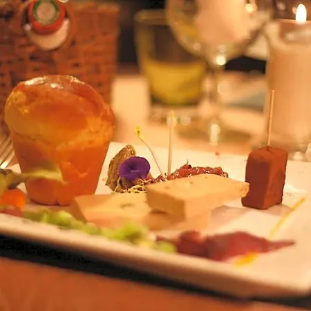 Aster Restaurant Aux Arcades ホテル