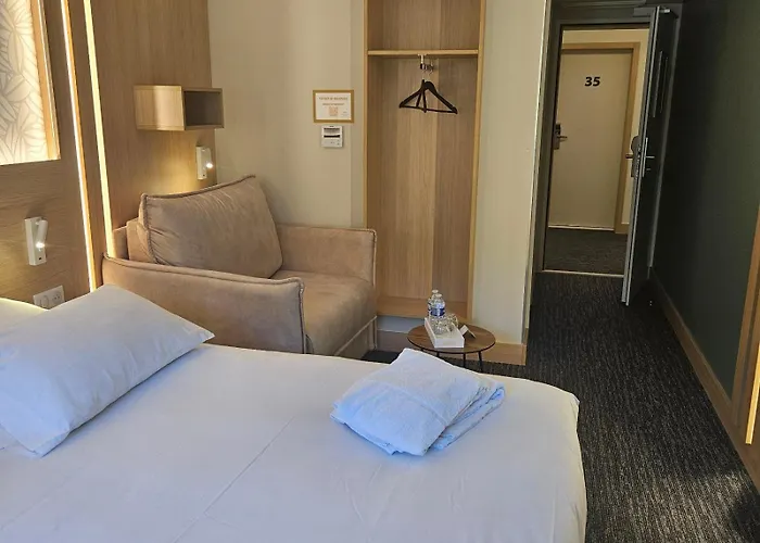 酒店 Aster Restaurant Aux Arcades 布里埃