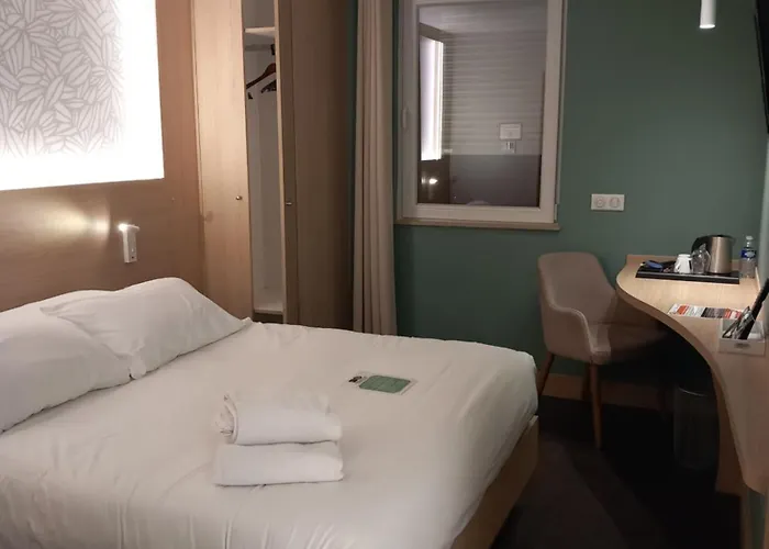 Aster Restaurant Aux Arcades 布里埃