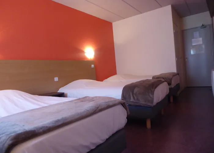 Aster Restaurant Aux Arcades 3* 布里埃