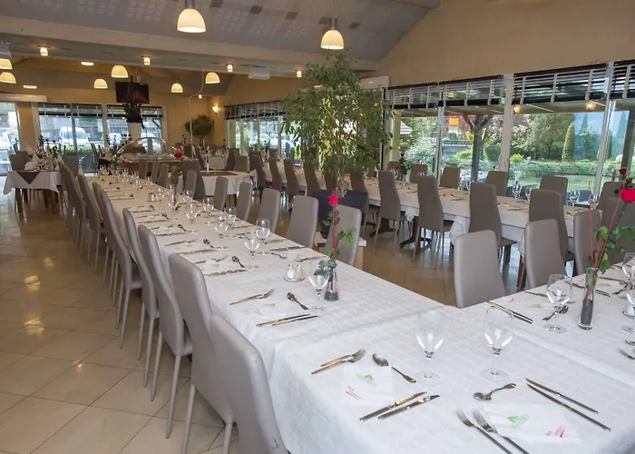 Aster Restaurant Aux Arcades 酒店