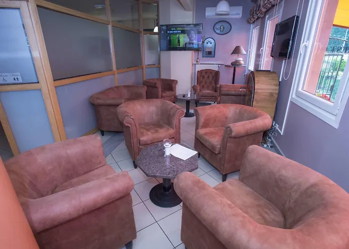 Aster Restaurant Aux Arcades 酒店 布里埃