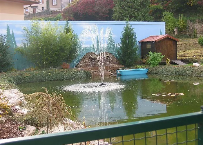 Aster Restaurant Aux Arcades 酒店 布里埃