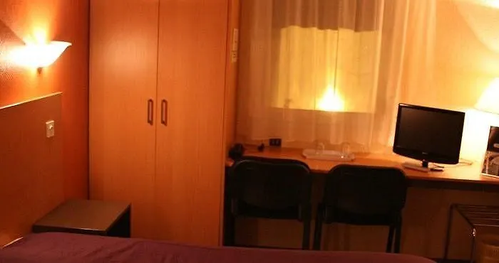 Aster Restaurant Aux Arcades 酒店 3*