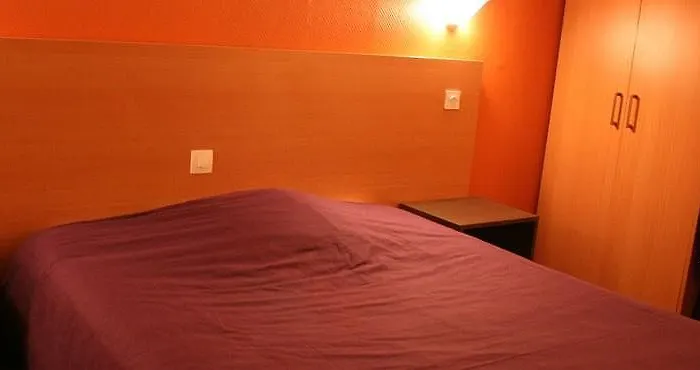 Aster Restaurant Aux Arcades 酒店 布里埃