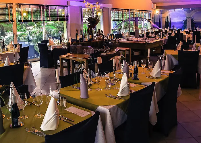 酒店 Aster Restaurant Aux Arcades 3*