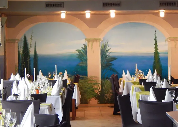 Aster Restaurant Aux Arcades 酒店 布里埃